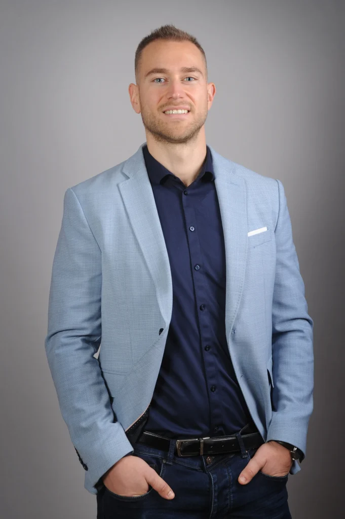 Kevin Robert,, K-Invest